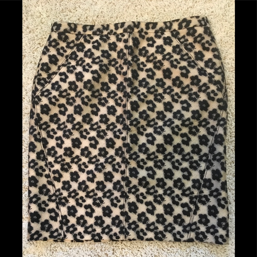 Ann Taylor black and gold pencil skirt